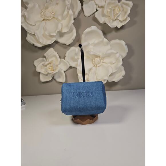 Beaute GWP Denim Cosmetic Case - Picture 6 of 7